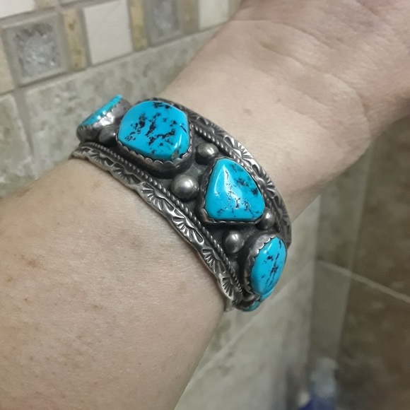 🚫SOLD🚫Vtg Sterling Navajo Turquoise Cuff - Picture 5 of 5
